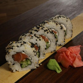 uramaki łosoś